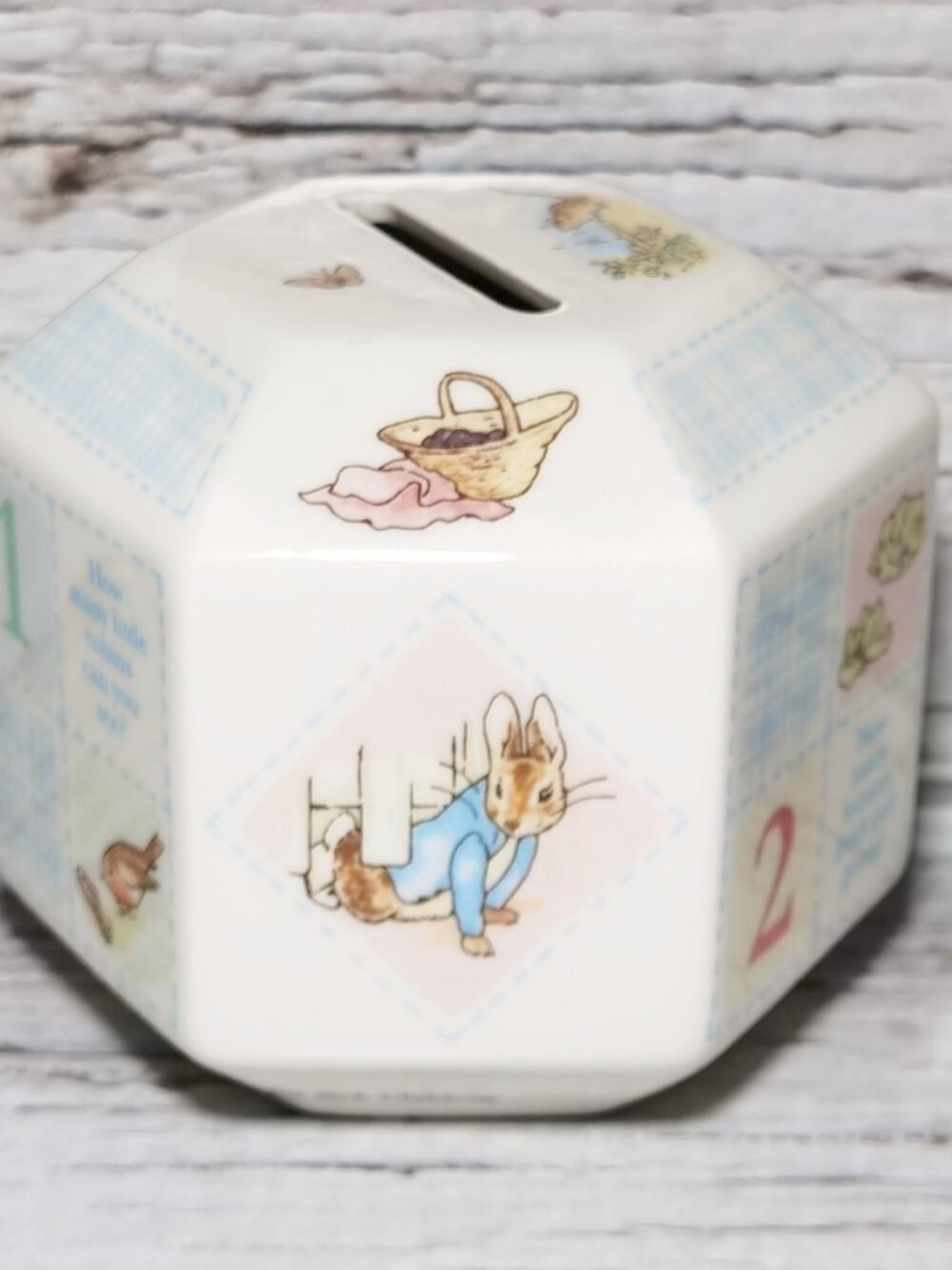 Wedgwood Peter Rabbit Hexagonal Ceramic Coin Bank Nursery Baby Shower Gift 1997 - Picture 4 of 8